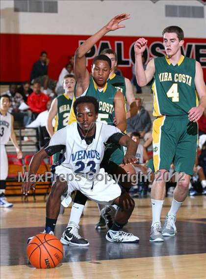 Thumbnail 3 in Mira Costa vs. Venice (Hilltop Classic) photogallery.