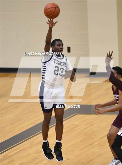 Thumbnail 3 in Chalmette @ Holy Cross photogallery.