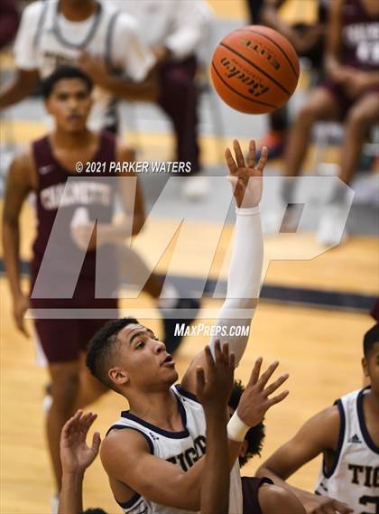 Thumbnail 2 in Chalmette @ Holy Cross photogallery.