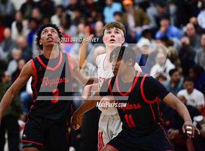 Thumbnail 3 in Eaglecrest vs Denver East (CHSAA 6A Round 2 Playoff) photogallery.