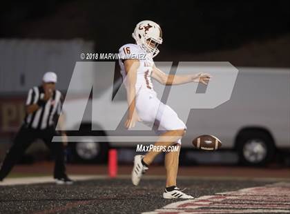Thumbnail 3 in Oaks Christian vs. Alemany photogallery.