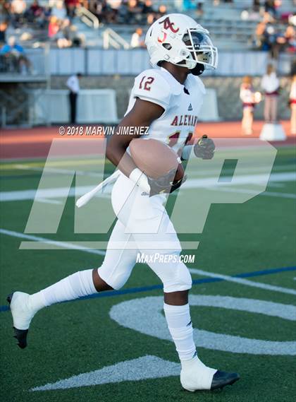 Thumbnail 2 in Oaks Christian vs. Alemany photogallery.