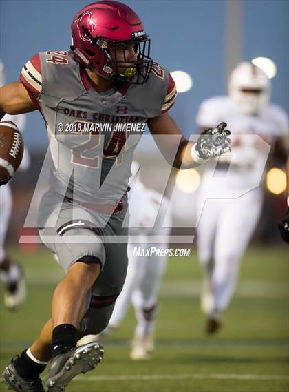 Thumbnail 2 in Oaks Christian vs. Alemany photogallery.
