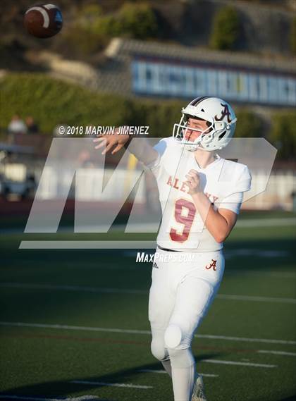 Thumbnail 3 in Oaks Christian vs. Alemany photogallery.