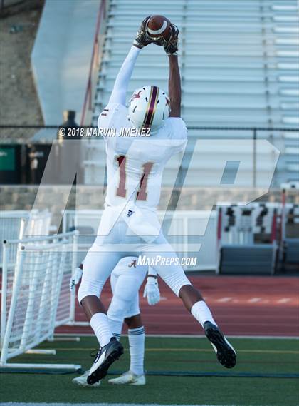 Thumbnail 2 in Oaks Christian vs. Alemany photogallery.