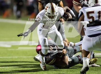 Thumbnail 1 in Oaks Christian vs. Alemany photogallery.