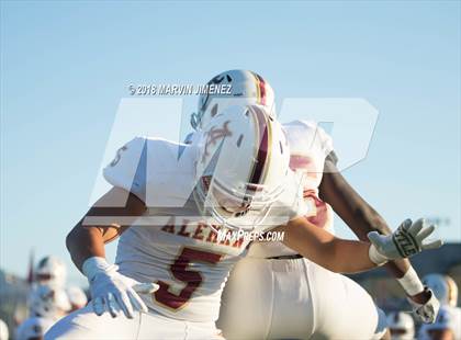 Thumbnail 2 in Oaks Christian vs. Alemany photogallery.