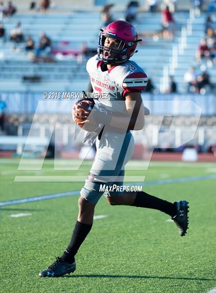 Thumbnail 3 in Oaks Christian vs. Alemany photogallery.