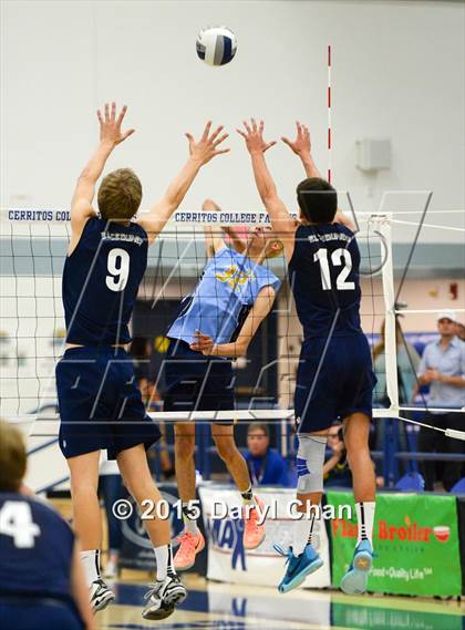 Thumbnail 3 in Quartz Hill vs. El Segundo photogallery.