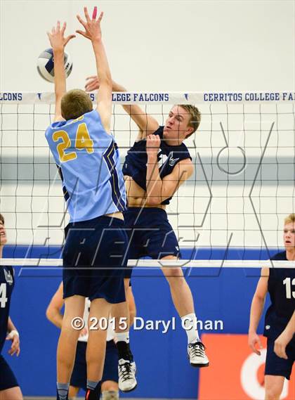 Thumbnail 3 in Quartz Hill vs. El Segundo photogallery.