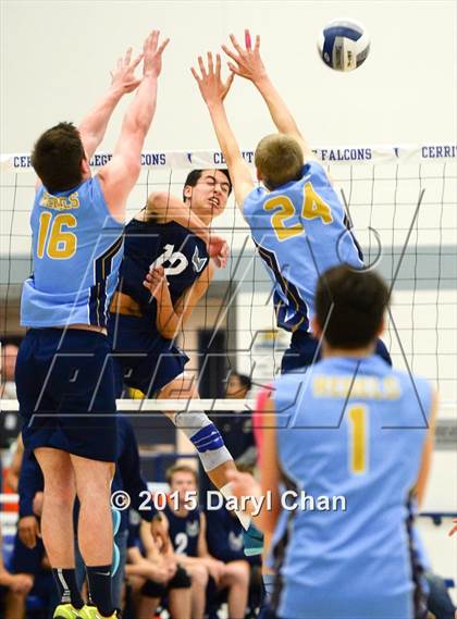 Thumbnail 3 in Quartz Hill vs. El Segundo photogallery.