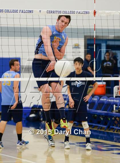 Thumbnail 2 in Quartz Hill vs. El Segundo photogallery.