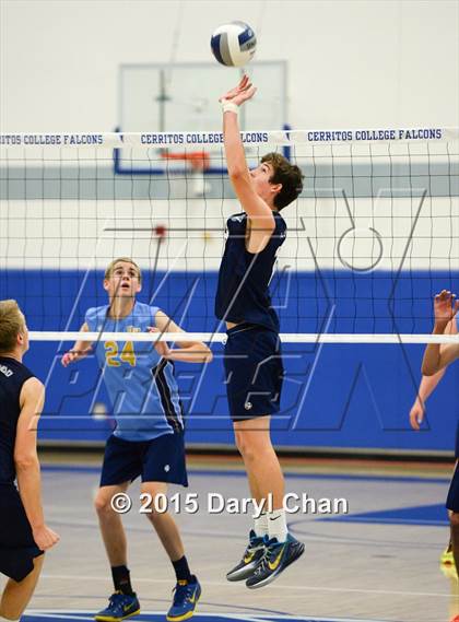 Thumbnail 3 in Quartz Hill vs. El Segundo photogallery.
