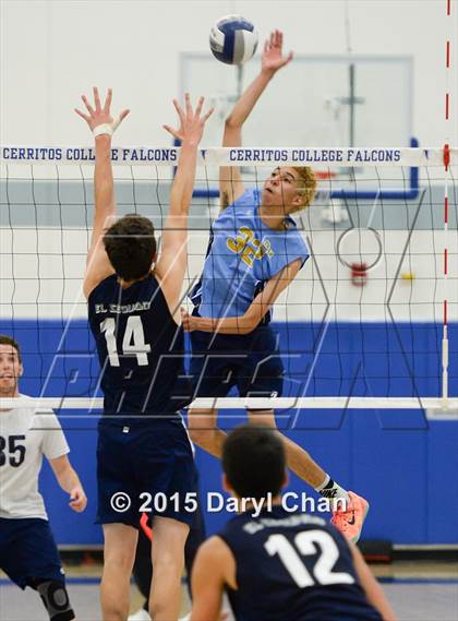 Thumbnail 3 in Quartz Hill vs. El Segundo photogallery.