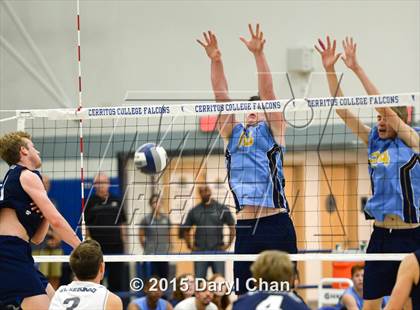 Thumbnail 2 in Quartz Hill vs. El Segundo photogallery.