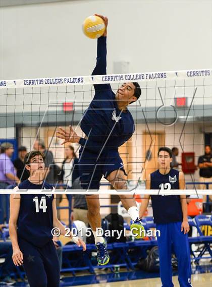 Thumbnail 1 in Quartz Hill vs. El Segundo photogallery.