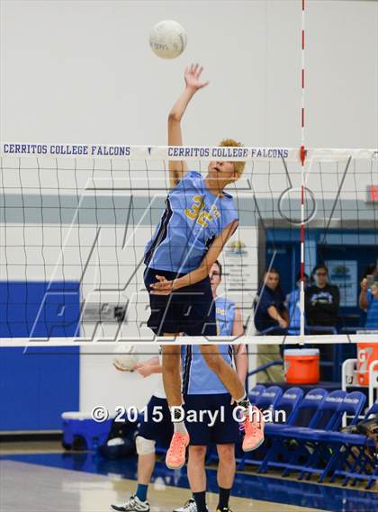 Thumbnail 3 in Quartz Hill vs. El Segundo photogallery.
