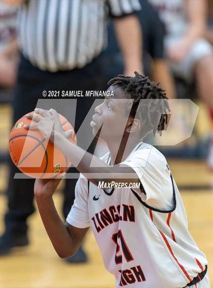 Thumbnail 2 in Lincoln Southeast @ Lincoln High photogallery.