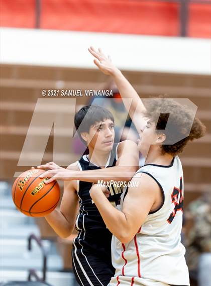 Thumbnail 1 in Lincoln Southeast @ Lincoln High photogallery.
