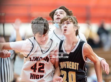 Thumbnail 3 in Lincoln Southeast @ Lincoln High photogallery.