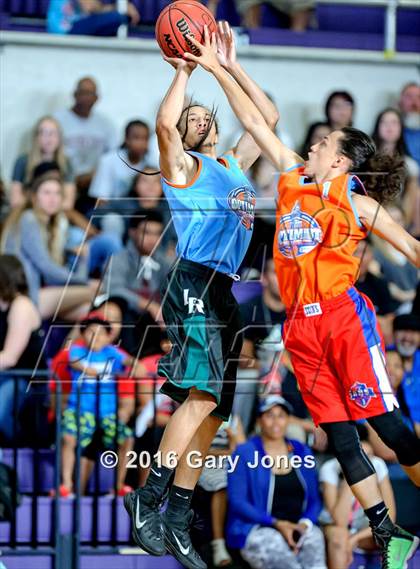 Thumbnail 3 in 2016 Sacramento Optimist All-Stars North vs South photogallery.