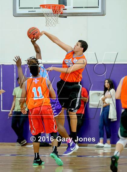 Thumbnail 3 in 2016 Sacramento Optimist All-Stars North vs South photogallery.
