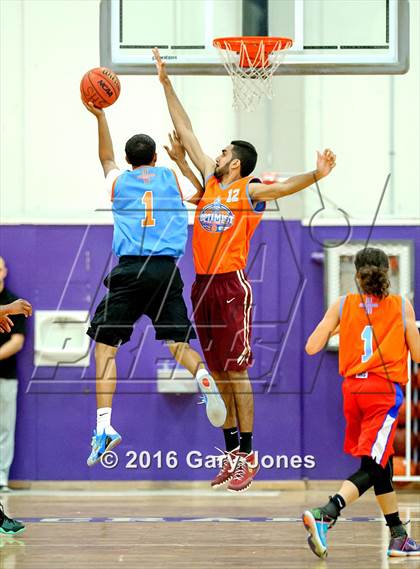 Thumbnail 1 in 2016 Sacramento Optimist All-Stars North vs South photogallery.