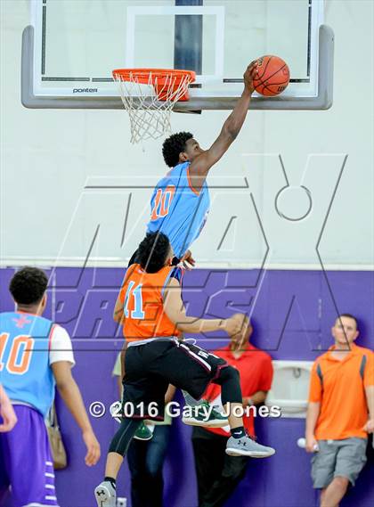 Thumbnail 1 in 2016 Sacramento Optimist All-Stars North vs South photogallery.