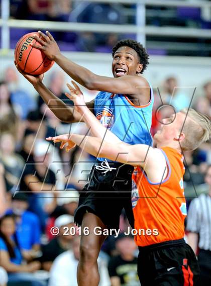 Thumbnail 1 in 2016 Sacramento Optimist All-Stars North vs South photogallery.