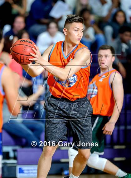 Thumbnail 2 in 2016 Sacramento Optimist All-Stars North vs South photogallery.