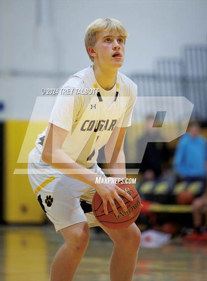 Thumbnail 3 in Vertus @ Honeoye Falls-Lima photogallery.
