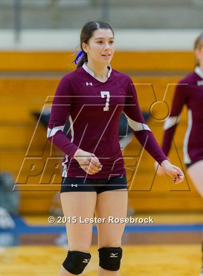 Thumbnail 3 in Devine vs. Boerne (UIL 4A Regional Quarterfinal) photogallery.