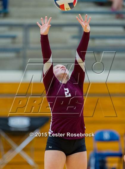 Thumbnail 2 in Devine vs. Boerne (UIL 4A Regional Quarterfinal) photogallery.