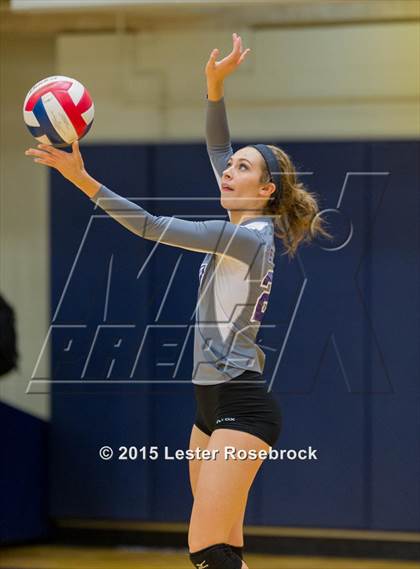Thumbnail 2 in Devine vs. Boerne (UIL 4A Regional Quarterfinal) photogallery.