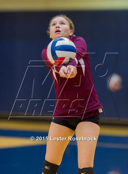 Thumbnail 3 in Devine vs. Boerne (UIL 4A Regional Quarterfinal) photogallery.
