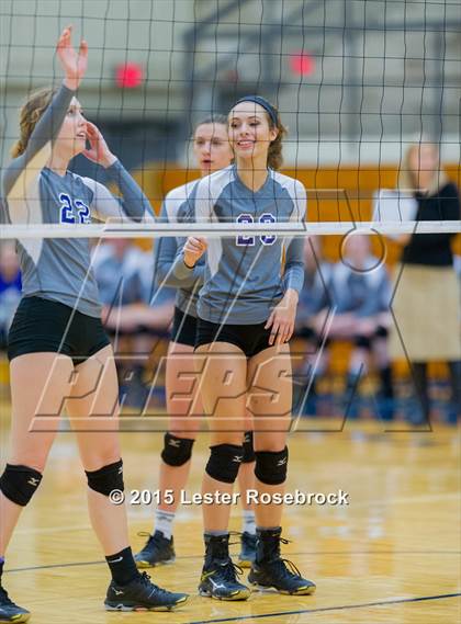 Thumbnail 1 in Devine vs. Boerne (UIL 4A Regional Quarterfinal) photogallery.
