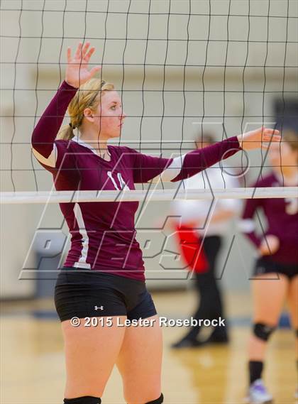 Thumbnail 1 in Devine vs. Boerne (UIL 4A Regional Quarterfinal) photogallery.