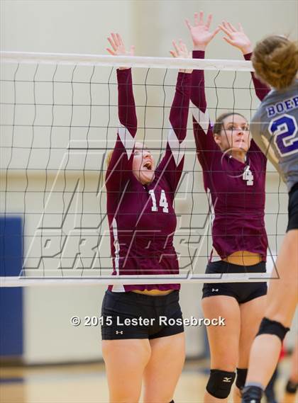 Thumbnail 2 in Devine vs. Boerne (UIL 4A Regional Quarterfinal) photogallery.