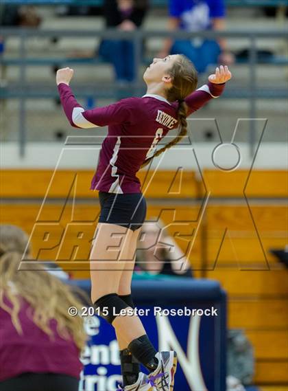 Thumbnail 1 in Devine vs. Boerne (UIL 4A Regional Quarterfinal) photogallery.