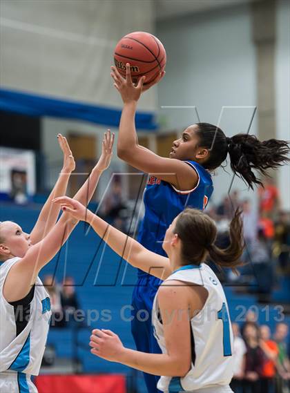 Thumbnail 1 in Sky View vs. Timpview (UHSAA 4A Semifinal) photogallery.