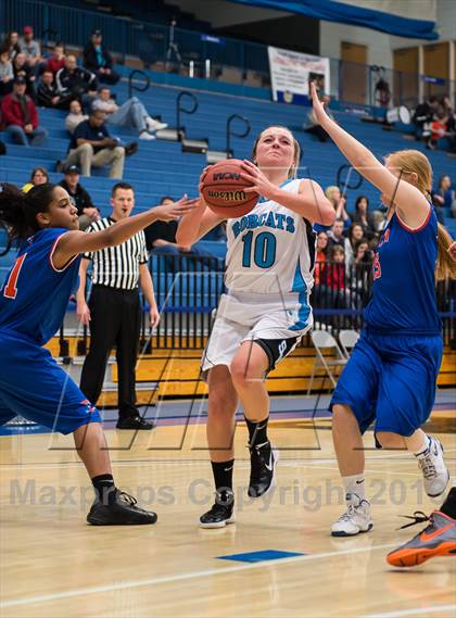 Thumbnail 2 in Sky View vs. Timpview (UHSAA 4A Semifinal) photogallery.