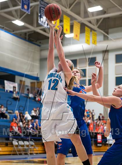 Thumbnail 2 in Sky View vs. Timpview (UHSAA 4A Semifinal) photogallery.