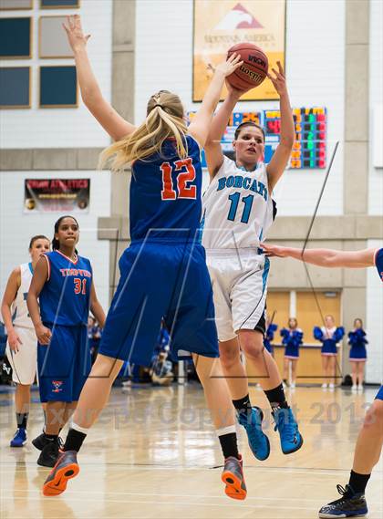 Thumbnail 3 in Sky View vs. Timpview (UHSAA 4A Semifinal) photogallery.