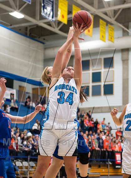 Thumbnail 1 in Sky View vs. Timpview (UHSAA 4A Semifinal) photogallery.
