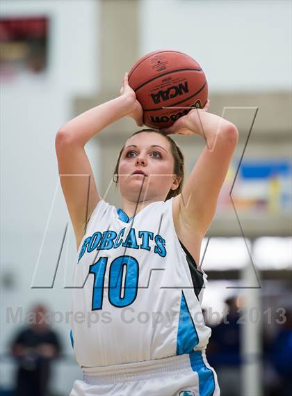 Thumbnail 2 in Sky View vs. Timpview (UHSAA 4A Semifinal) photogallery.