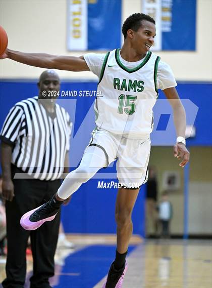 Thumbnail 2 in Live Oak vs. Dixon (Pierce Invitational) photogallery.