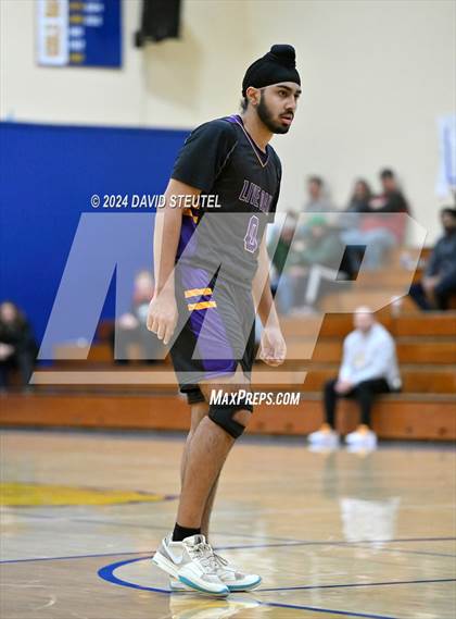 Thumbnail 3 in Live Oak vs. Dixon (Pierce Invitational) photogallery.