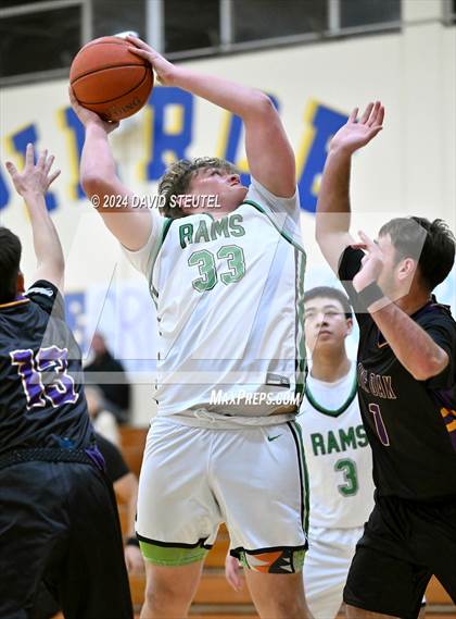 Thumbnail 2 in Live Oak vs. Dixon (Pierce Invitational) photogallery.