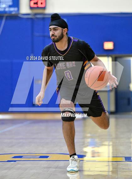 Thumbnail 1 in Live Oak vs. Dixon (Pierce Invitational) photogallery.