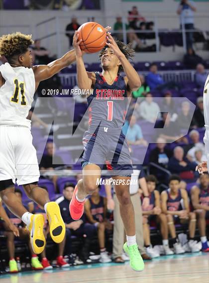 Thumbnail 3 in Archbishop Stepinac vs. Scotlandville (City of Palms Classic) photogallery.